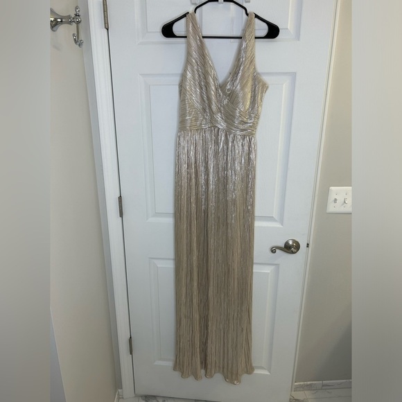 JB Boutique Women's Pleated Metallic Knit Faux Crossover Sleeveless Gown size 6 - Picture 10 of 12